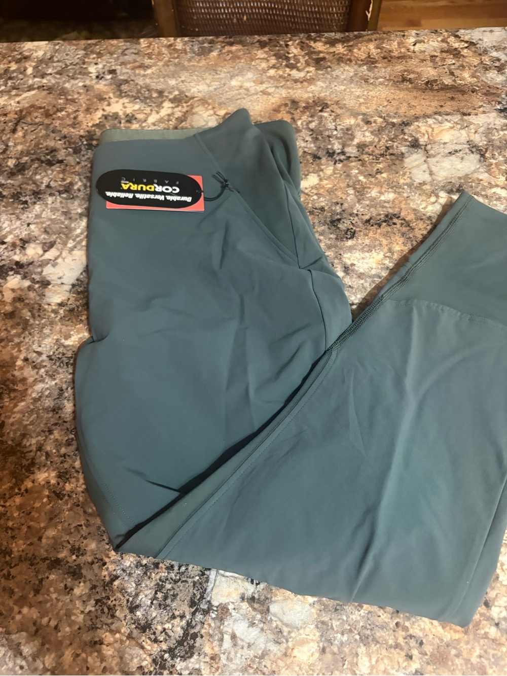 Mountain Hardwear women Leggings in Teal Green